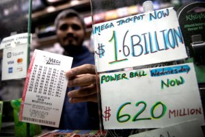 Premio de lotería en Estados Unidos alcanza récord de 1.600 millones de dólares