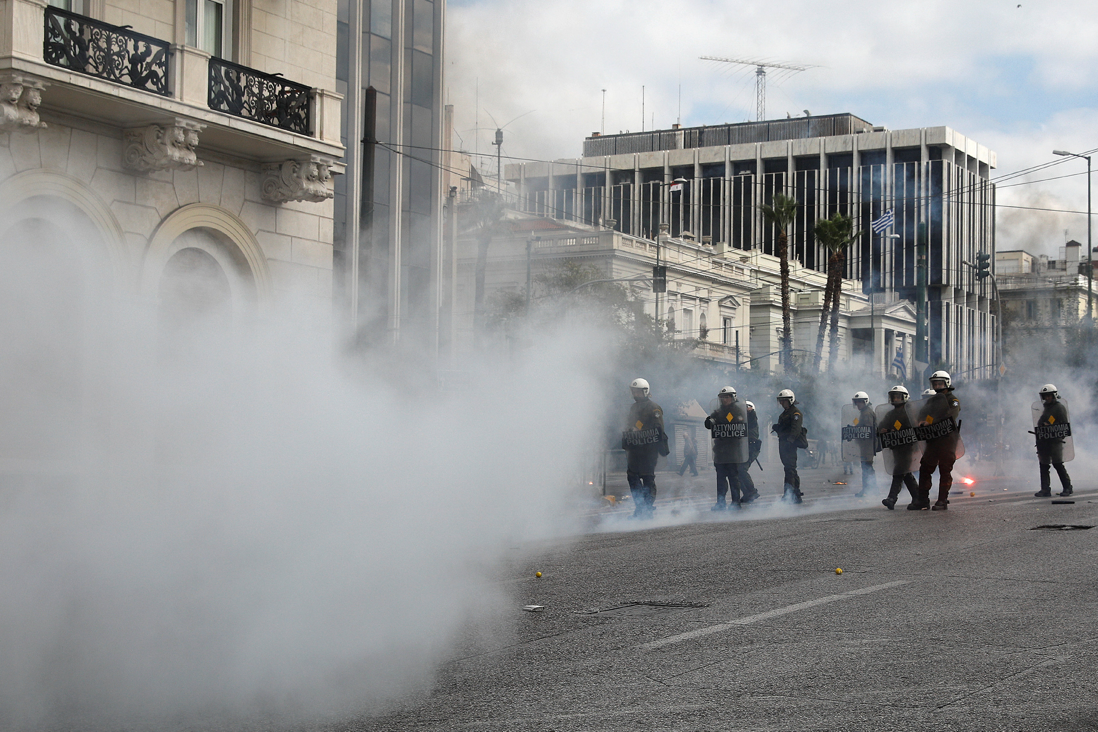 Protestas estudiantiles en Grecia acaban en enfrentamientos con la Policía (Fotos)