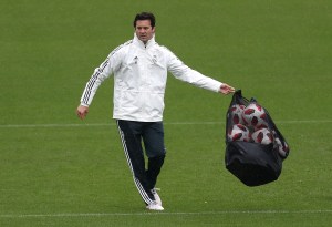 El nuevo técnico Solari dirige su primer entrenamiento con el Real Madrid (Fotos)