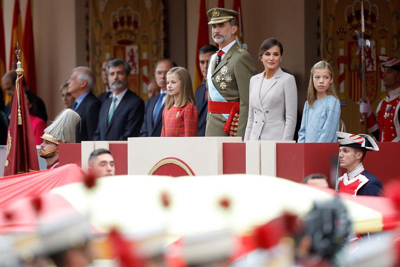 Los reyes de España presiden el desfile de la Fiesta Nacional