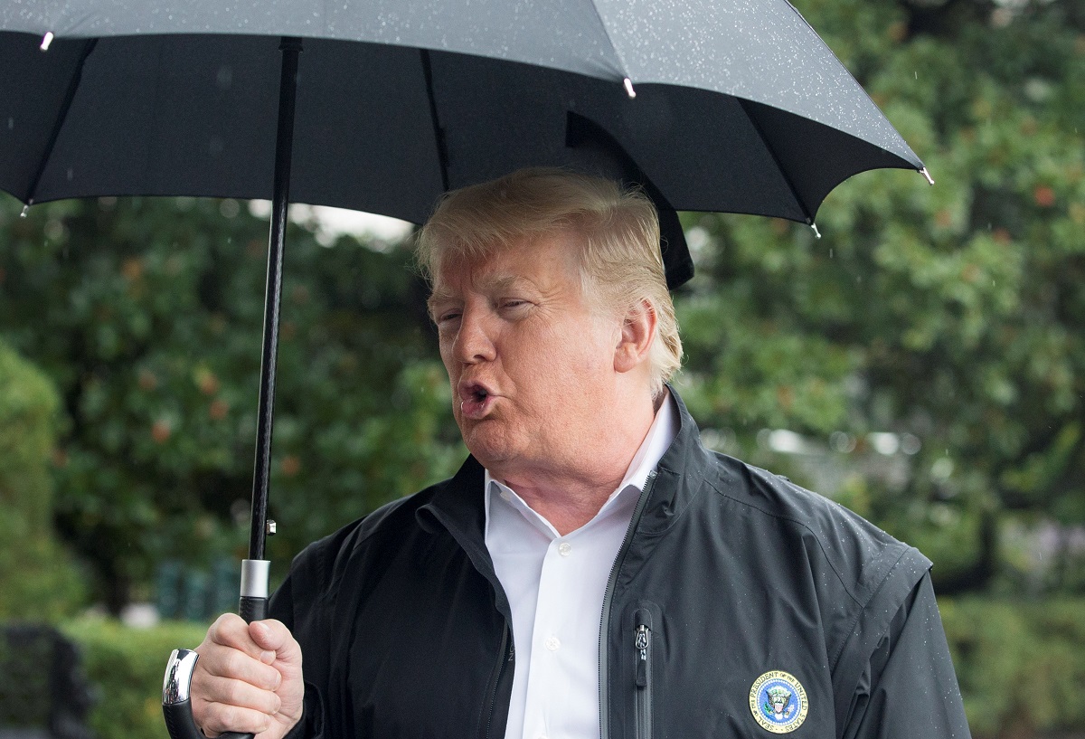 Donald Trump llega a Florida para evaluar los daños del huracán Michael
