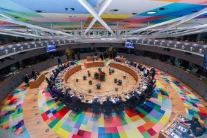 Arranca el segundo día de cumbre europea, centrada en inmigración y el euro