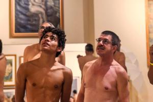 Sin tabú: Nudistas entre los desnudos de un museo de artes plásticas en Colombia (Fotos)