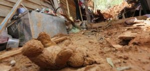 Un derrumbe acabó con la vida de una familia venezolana en Colombia