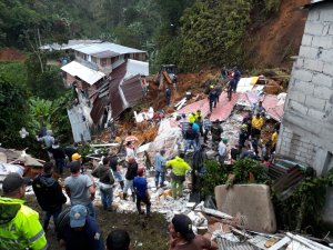 Ascienden a 11 las víctimas por deslizamientos en Colombia