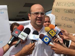 Santoyo: Detención de enfermeras criminaliza protestas por crisis hospitalaria