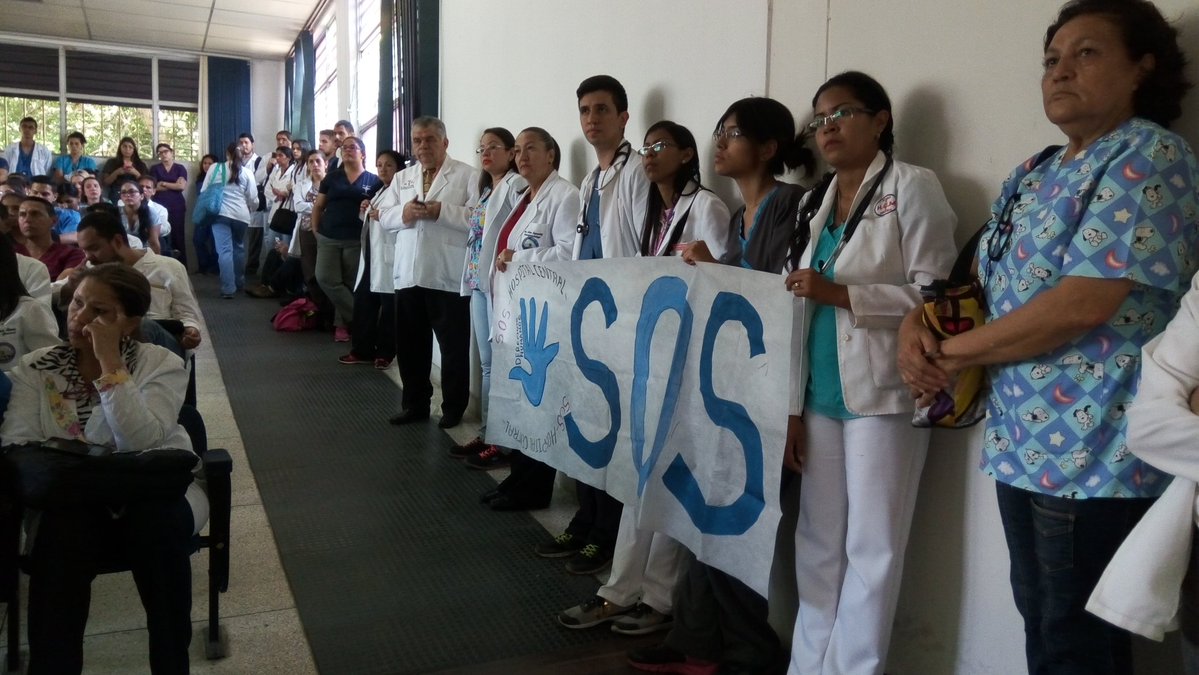 Paralizan las actividades en el Hospital Central de Maracay tras detención de tres médicos #29Oct