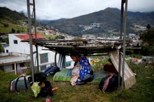 EN FOTOS: Los expatriados más vulnerables de Maduro luchan contra rocas y corrientes fangosas para escapar del desastre bolivariano