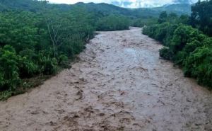 Reportan inundaciones por la crecida del río Grita en Táchira (Fotos y videos)