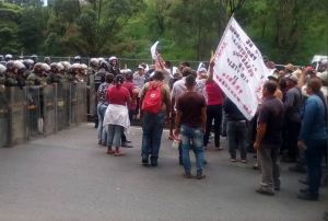 GNB retiene en Agua Salud una manifestación de campesinos que exigen hablar con Maduro