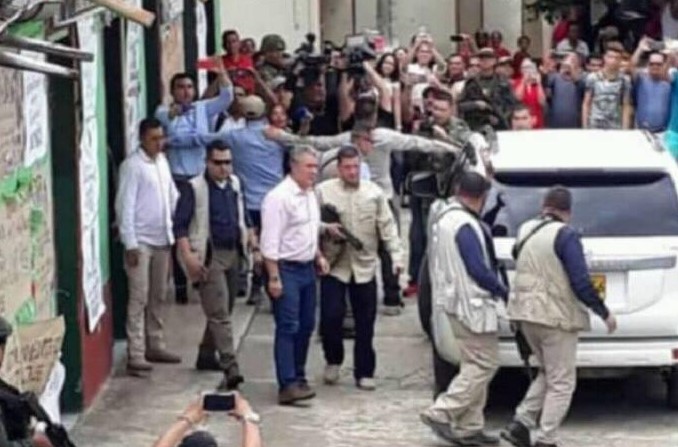Iván Duque visita por sorpresa a familia de Cristo José, el menor secuestrado en Colombia