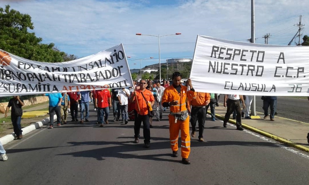 Trabajadores de PDV Marina marcharon en rechazo a la violación de su contrato colectivo
