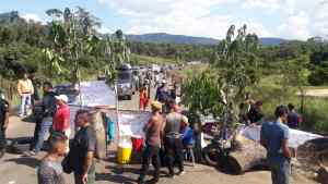 Santa Elena de Uairen sin gasolina, gas, ni comida después de ochos días de protesta #15Oct