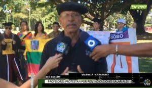 Profesores de la Universidad de Carabobo protestan para exigir mejoras salariales #17Oct