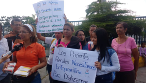 Pacientes renales protestaron en Lara frente al Hospital Pastor Oropeza #3Oct (Fotos)