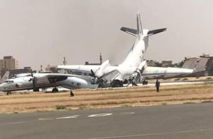 Accidente incomprensible: Dos aviones militares colisionan en aeropuerto de Sudán (Fotos y Video)