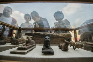 Egipto devela siete tumbas de los faraones con gatos y escarabajos momificados (FOTOS)