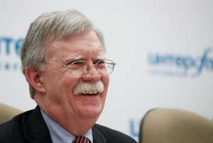 Bolton le desea a Maduro una “larga y tranquila” jubilación lejos de Venezuela