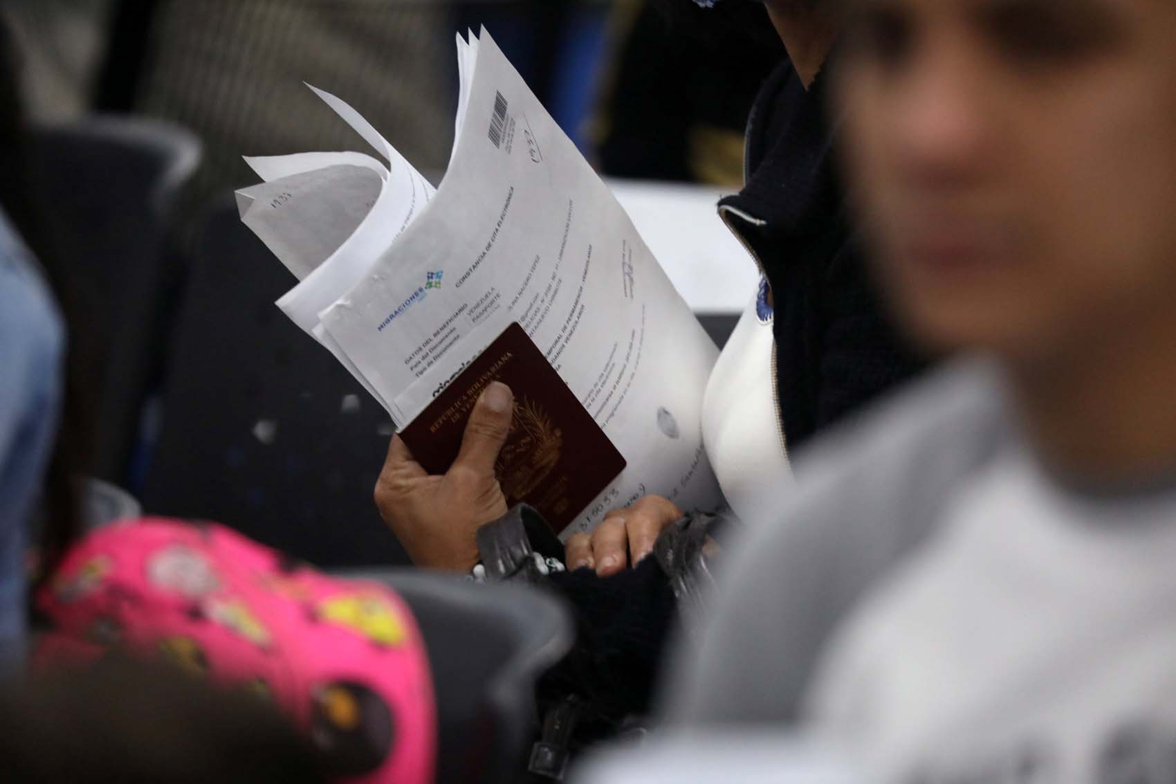 España aceptará que venezolanos realicen trámites migratorios aunque tengan el pasaporte vencido