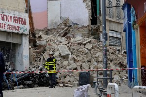 Tres muertos y varios desaparecidos tras derrumbe de dos edificios en Marsella
