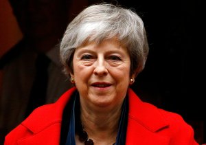 Theresa May descarta que el Reino Unido vaya a ser más pobre con su plan del brexit