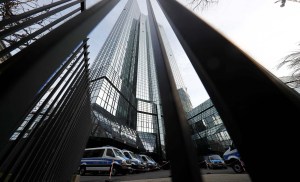 Policía alemana allana Deutsche Bank en investigación sobre lavado de dinero