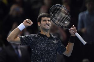 Djokovic sigue invicto y luchará contra Zverev en la final del Masters de Londres