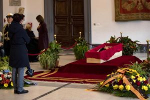 Abre la capilla ardiente para dar el último adiós al cineasta Bernardo Bertoluci