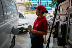 ¿Perdió Maduro la mejor oportunidad para aumentar el precio de la gasolina en Venezuela?
