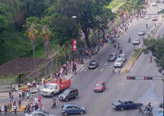 Caraqueños toman las calles ante la falla del Metro #19Nov (fotos y video)