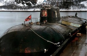 La tragedia del Kursk, el submarino ruso que estalló con 118 marinos a bordo: Cuánto costó reflotarlo