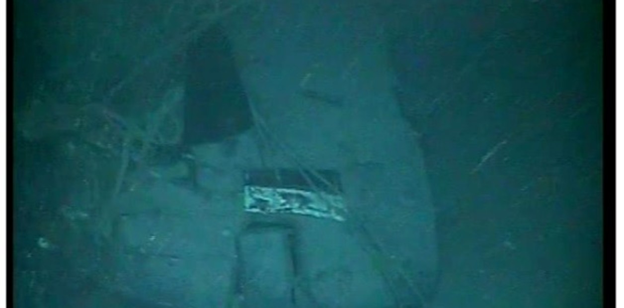 El agua entró al submarino argentino por tres agujeros y chocó en el fondo del mar, dice experto