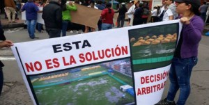 Protestan en Bogotá contra el inminente arribo de inmigrantes venezolanos