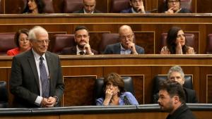 Canciller español denuncia que un diputado catalán le escupió en el Congreso