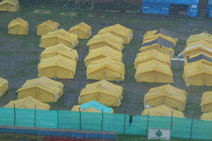Campamento de venezolanos en Bogotá se inundó por torrencial aguacero (Fotos)