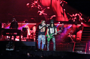 Guns N’ Roses se escapó para asistir al estreno de ‘Bohemian Rhapsody’ en México (Videos)