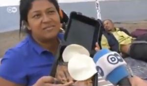 ¡Caretabla!… Migrante de la caravana socialista se queja de la comida que le dan por caridad