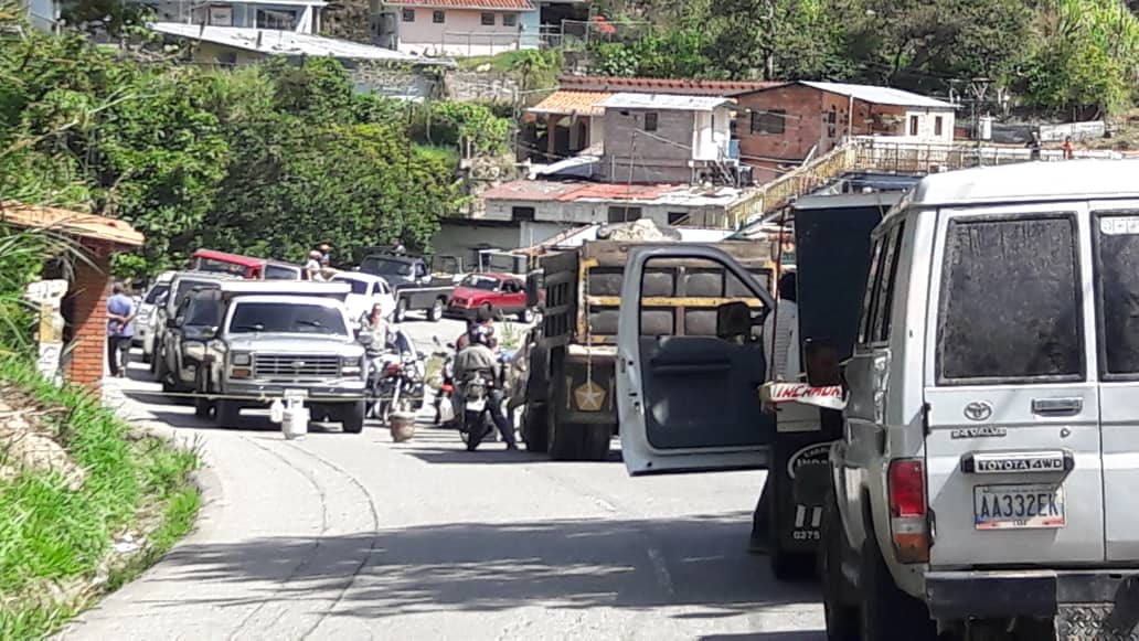 Trancan vías al Páramo de Mérida por escasez de servicios básicos #26Nov
