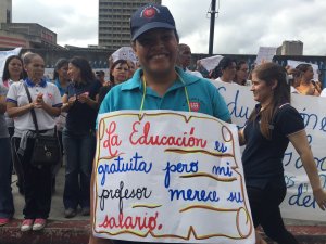 “No somos esclavas, somos maestras”: La lucha de las docentes para una vida digna en medio de la crisis en Venezuela