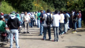 Protestan en Hoyo de la Puerta por carencia de servicios básicos #1Nov
