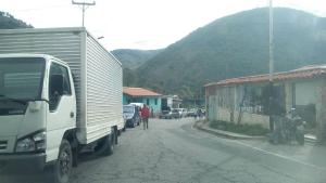 Merideños trancan carretera Trasandina exigiendo restituyan servicio de gas doméstico #2Nov