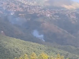 Denuncian incendio provocado en una montaña entre La Yaguara y El Junquito #26Nov (Video)