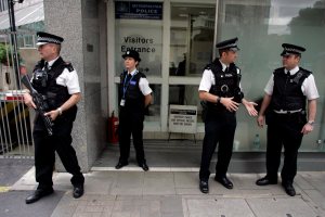 Un hombre y una mujer detenidos en Londres como sospechosos de terrorismo