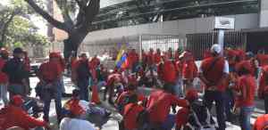 Trabajadores portuarios toman sede central de Bolipuertos para exigir reivindicaciones