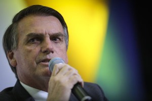 Jair Bolsonaro anuncia libertad para los médicos cubanos esclavizados por el castrismo
