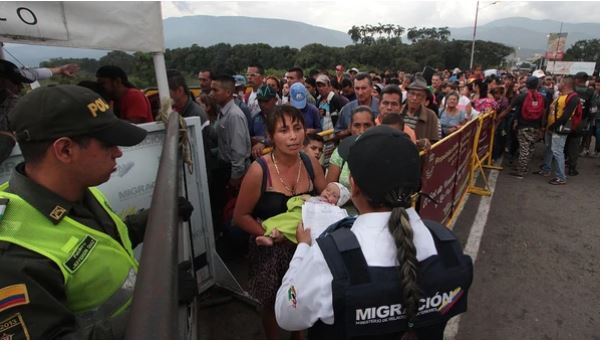 Maduro: Estoy analizando seriamente el cierre total de la frontera con Colombia