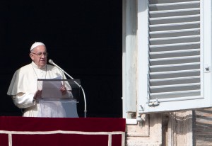 El papa Francisco preocupado porque la “moda” de la homosexualidad invada la Iglesia