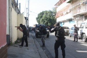Abatidos cuatro secuestradores en una vivienda en Los Cocos