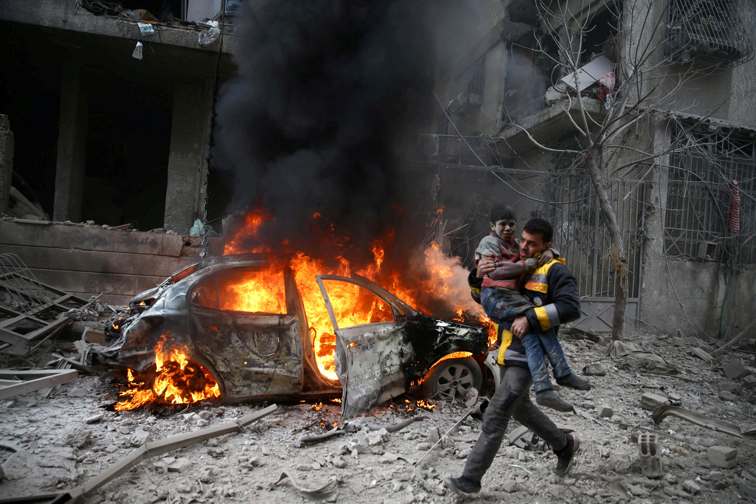 Mueren 7 civiles en nueva jornada de bombardeos contra zonas rebeldes sirias