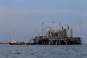 El gobierno bolivariano importará más gasolina por problemas en las operaciones de refinerías
